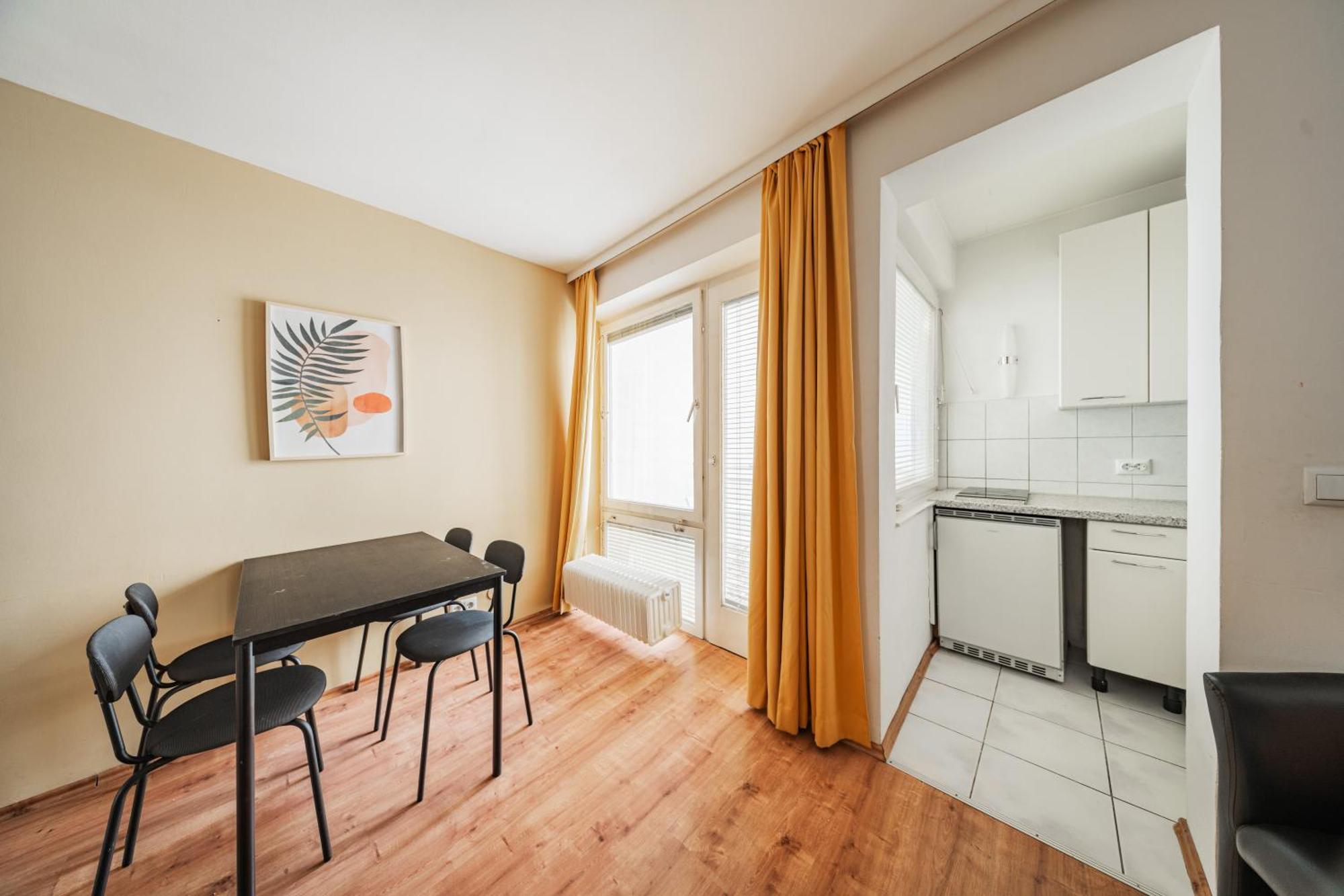 Studio Next To Karlskirche Вена Экстерьер фото