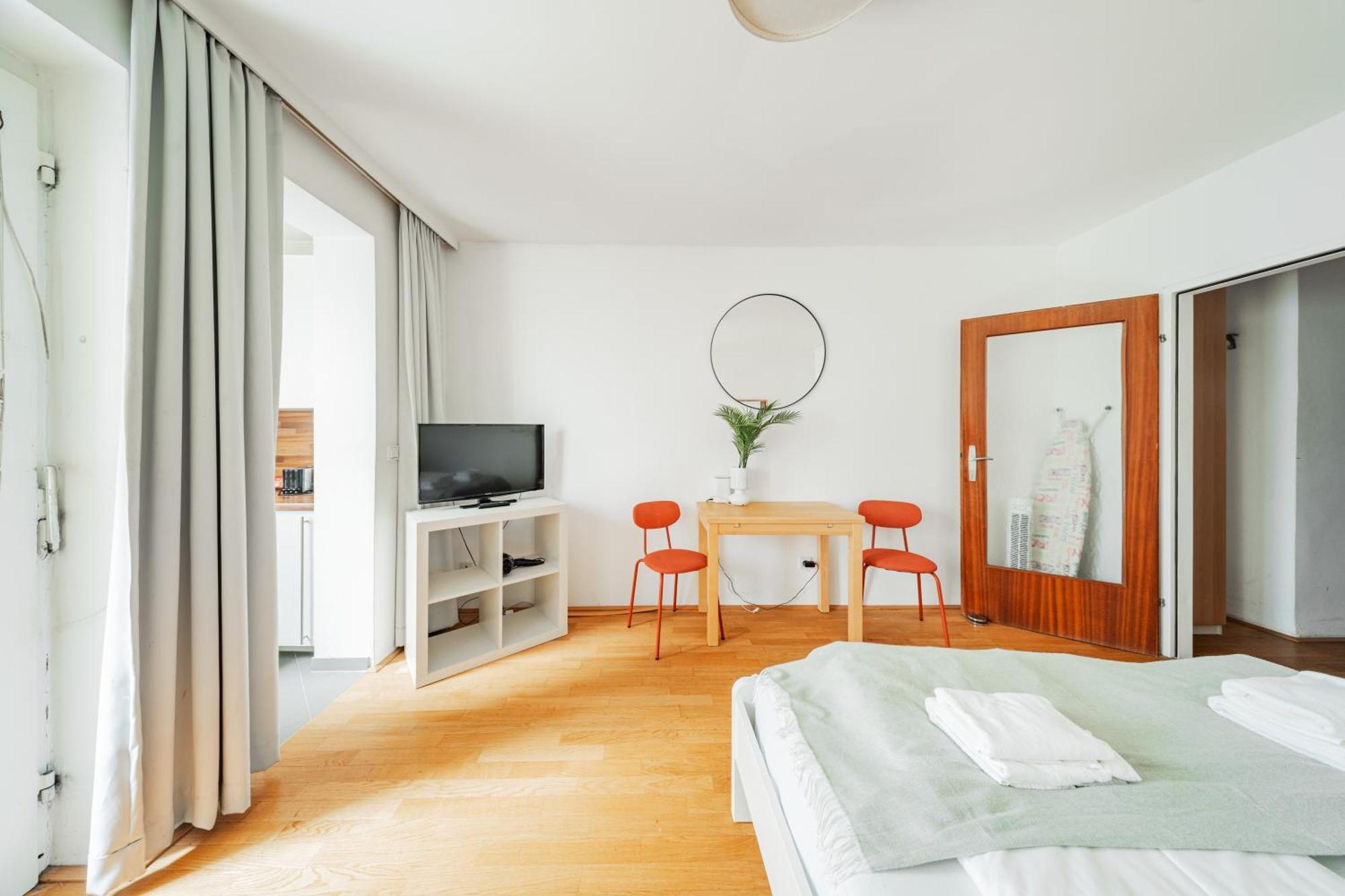 Studio Next To Karlskirche Вена Экстерьер фото