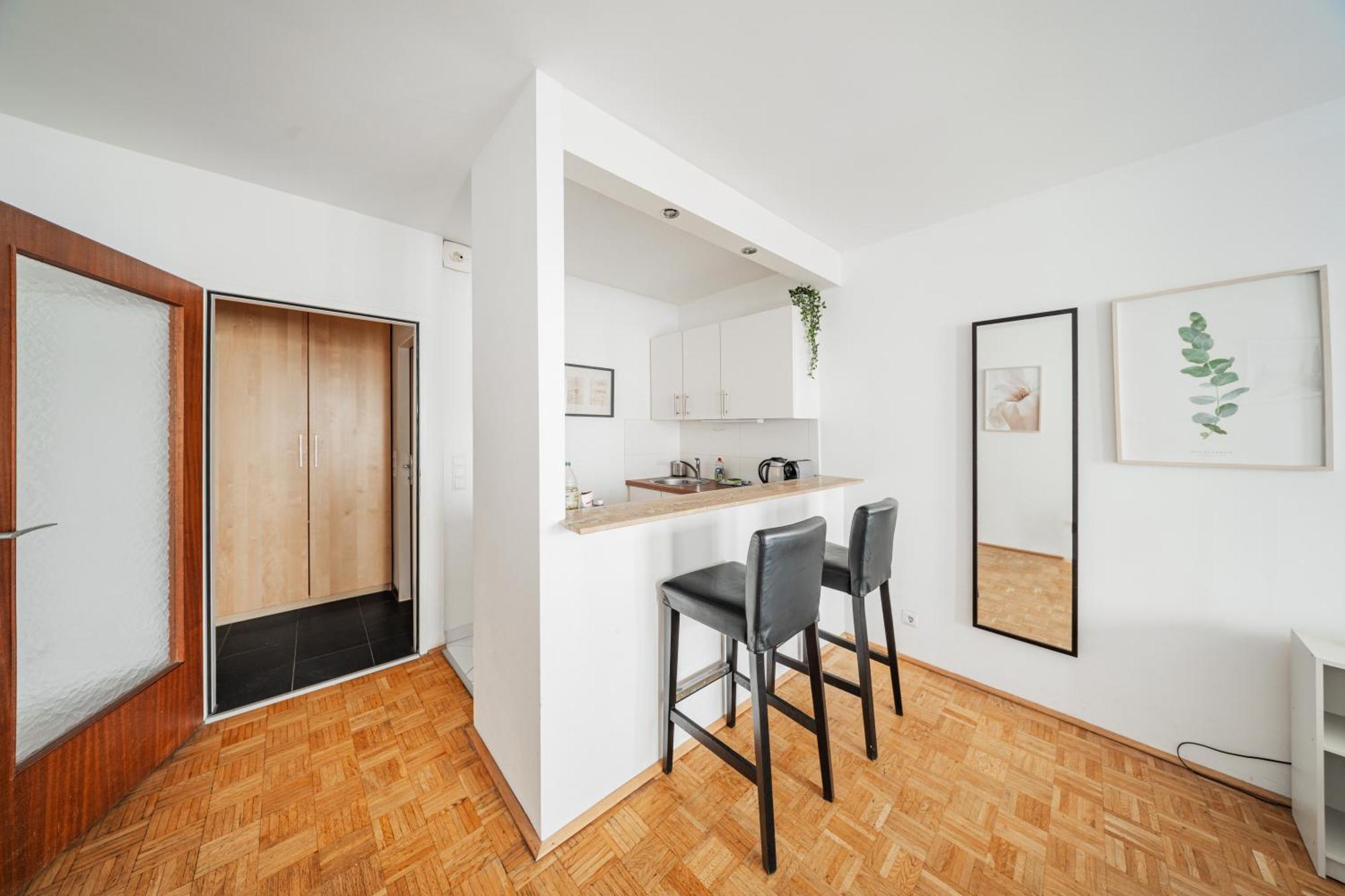 Studio Next To Karlskirche Вена Экстерьер фото