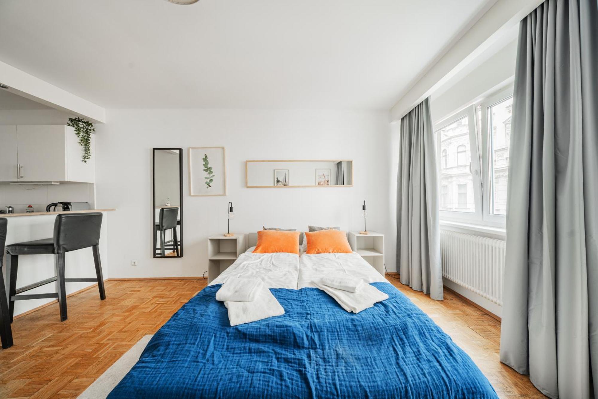 Studio Next To Karlskirche Вена Экстерьер фото
